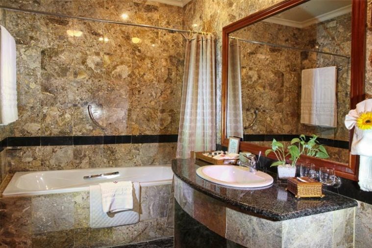 Phòng Colonial Suite